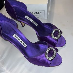 Manolo Blahnik Sedaraby Purple satin pumps 42